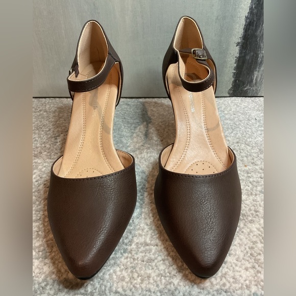 Journee Collection Bettie Almond Toe D'Orsay Pump in Brown - Size 7.5 (NIB) - Picture 4 of 16